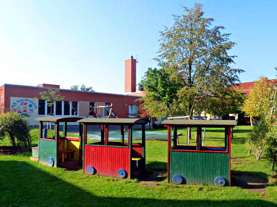 Školka zahrada vlak